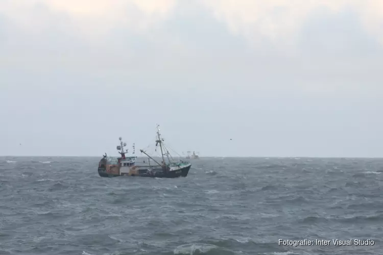 Viskotter hoogstwaarschijnlijk gevonden op zeebodem: opvarenden nog vermist