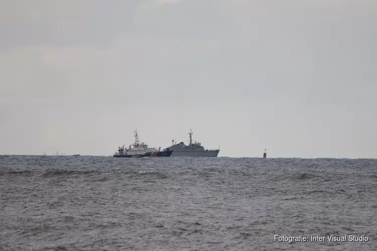 Marineduikers aangekomen bij locatie van gezonken Urker kotter