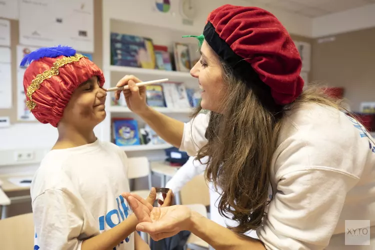 Luttelgeest en Almere met voorstelling over Sinterklaas