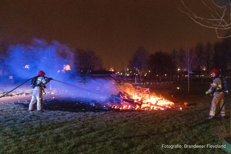 Drukke maar beheersbare jaarwisseling voor Brandweer Flevoland