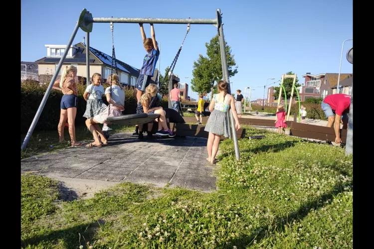 Met subsidie van Fonds Leefbaar Platteland wordt opknappen buurtspeeltuin De Toppers op Urk afgerond